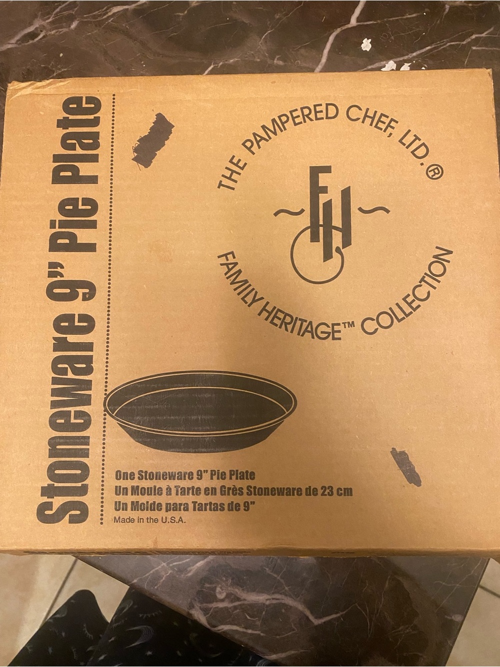 The Pampered Chef Stoneware 9" Pie Plate - NEW